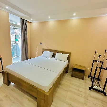 Lina'S Seaside Apartments Batumi Exterior photo